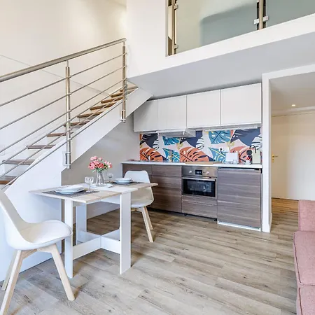 Apartment 3 Clemenceau - Duplex - Dernier Etage - Balcon - Hyper Centre Nizza